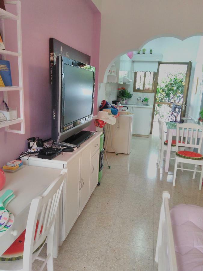 Yiota'S Cute Studio Paphos Extérieur photo